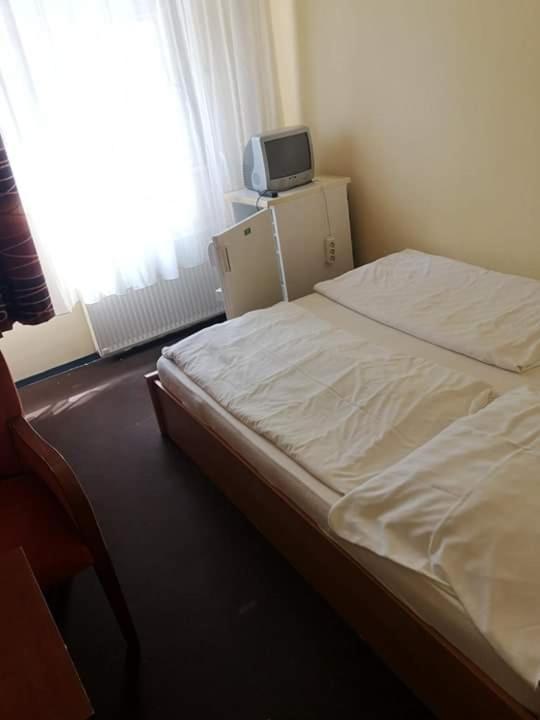 シオーフォク Fenyves Panzio Bed & Breakfast エクステリア 写真